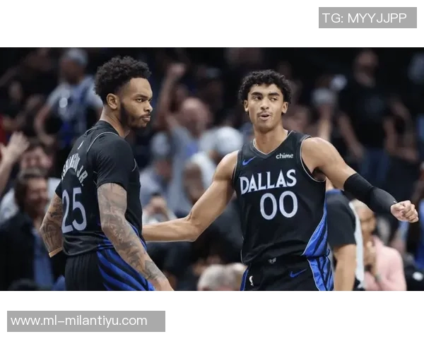 克莱在对阵灰熊中状态回暖场均17分与46个三分引发关注